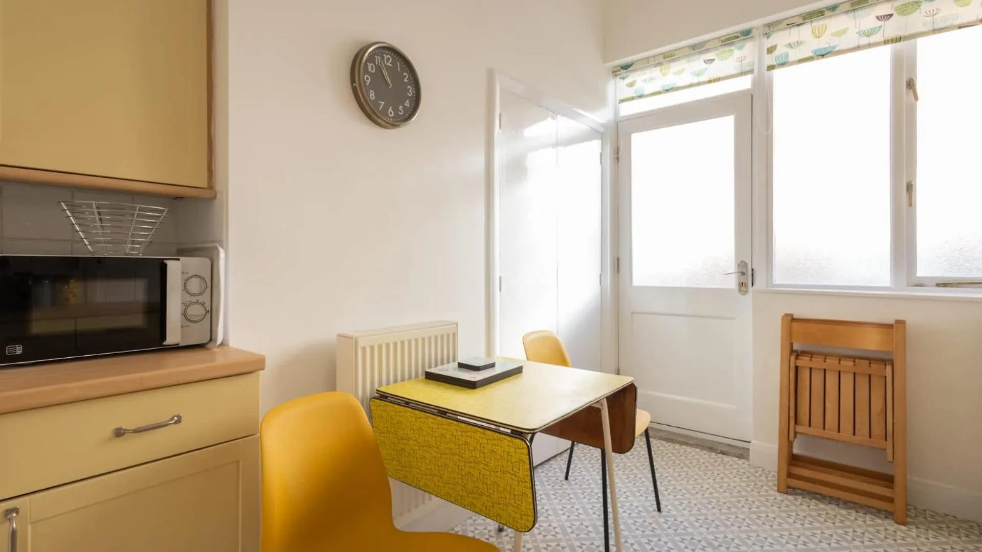 Host & Stay - Chatsworth Court Apartment Scarborough 0*,