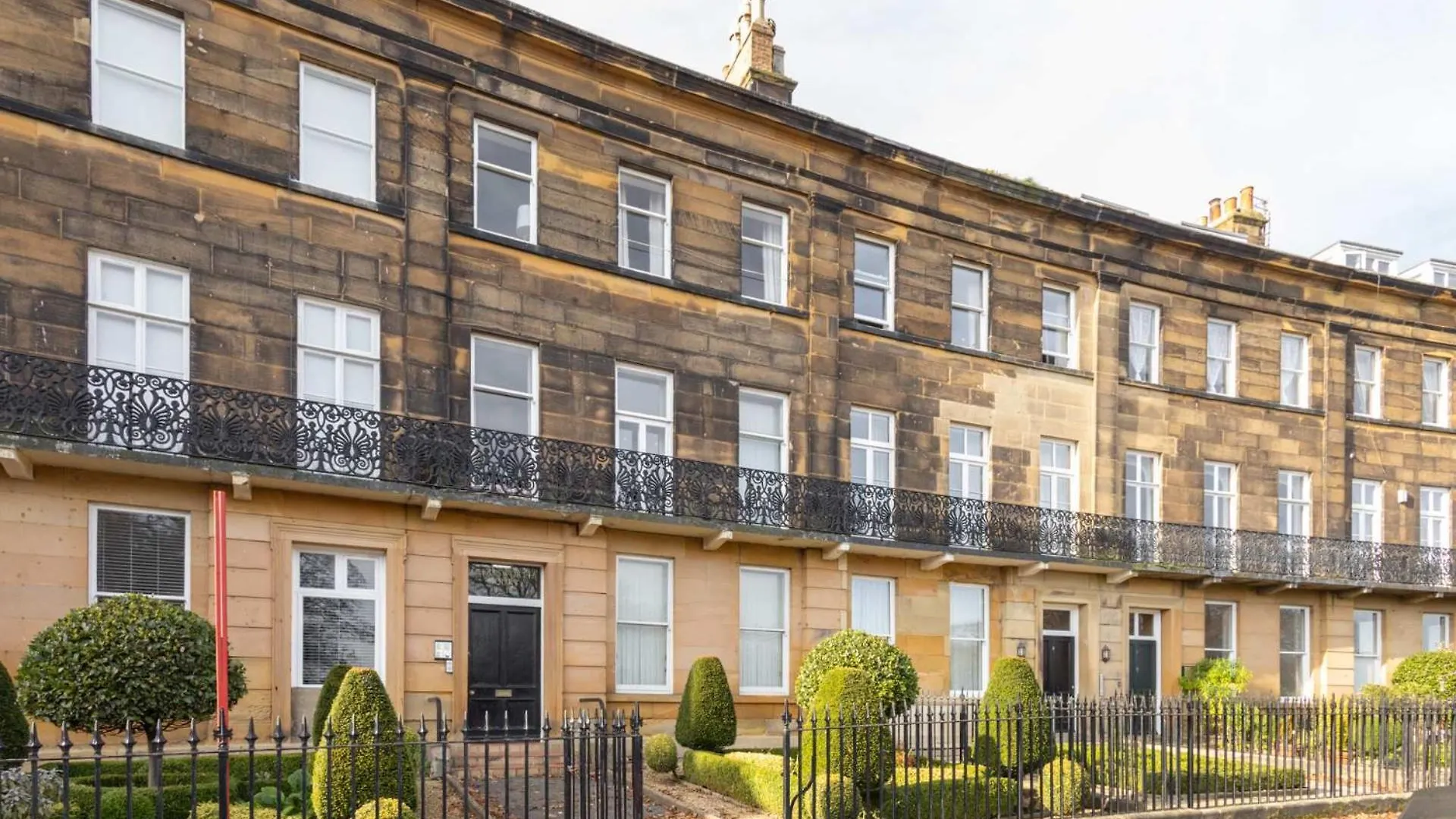 Host & Stay - Chatsworth Court Apartment Scarborough